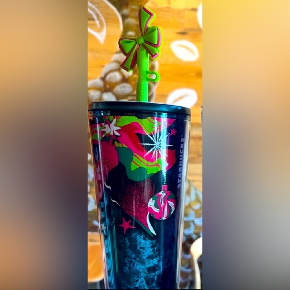 STARBUCKS 2023 “HOLIDAY TUMBLER” NEW w/TAG with Silicone Bow🎀 Straw Cover